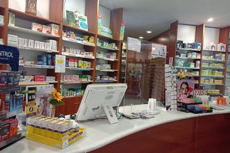 Bancone della Farmacia Ambrosiana di Caivano